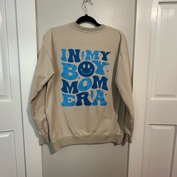 Beige Crewneck Sweater with Blue Graphic Boy Mom - Picture 1 of 3